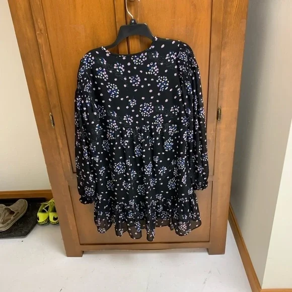 URBAN OUTFITTERS sheer tiered knee high dress med 18in pit L-34in coastal chic - Picture 2 of 7